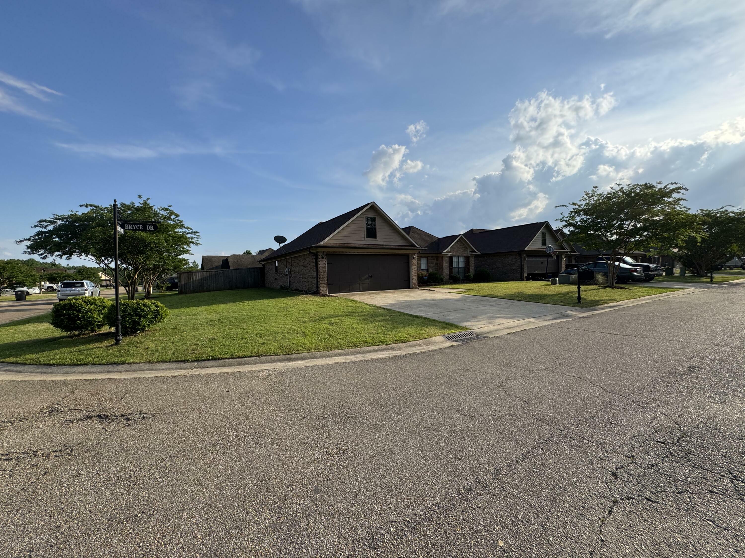 Property Photo: 113 Bryce Drive MS 38857