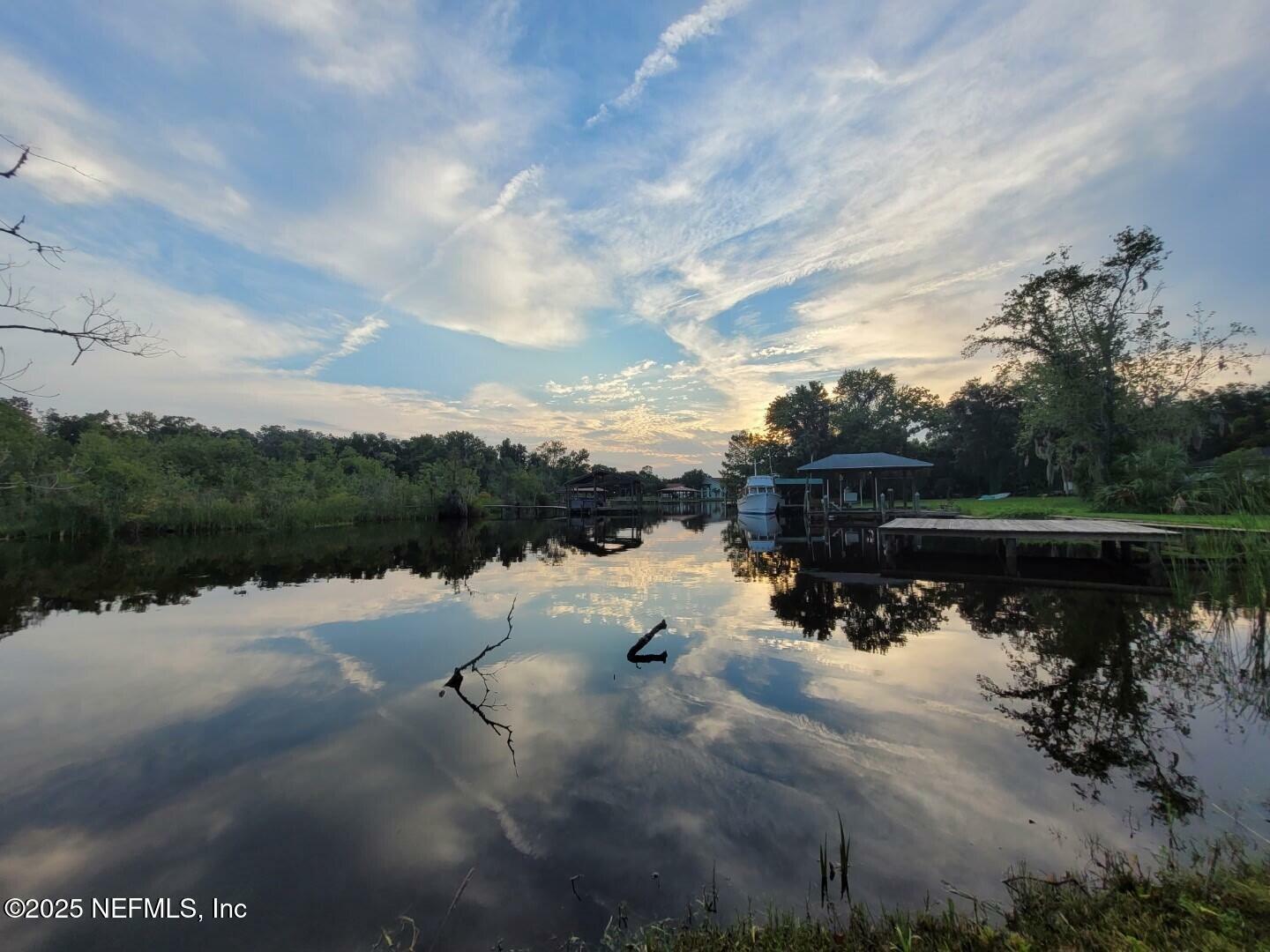 Property Photo: 2467 Holly Point Road E FL 32073