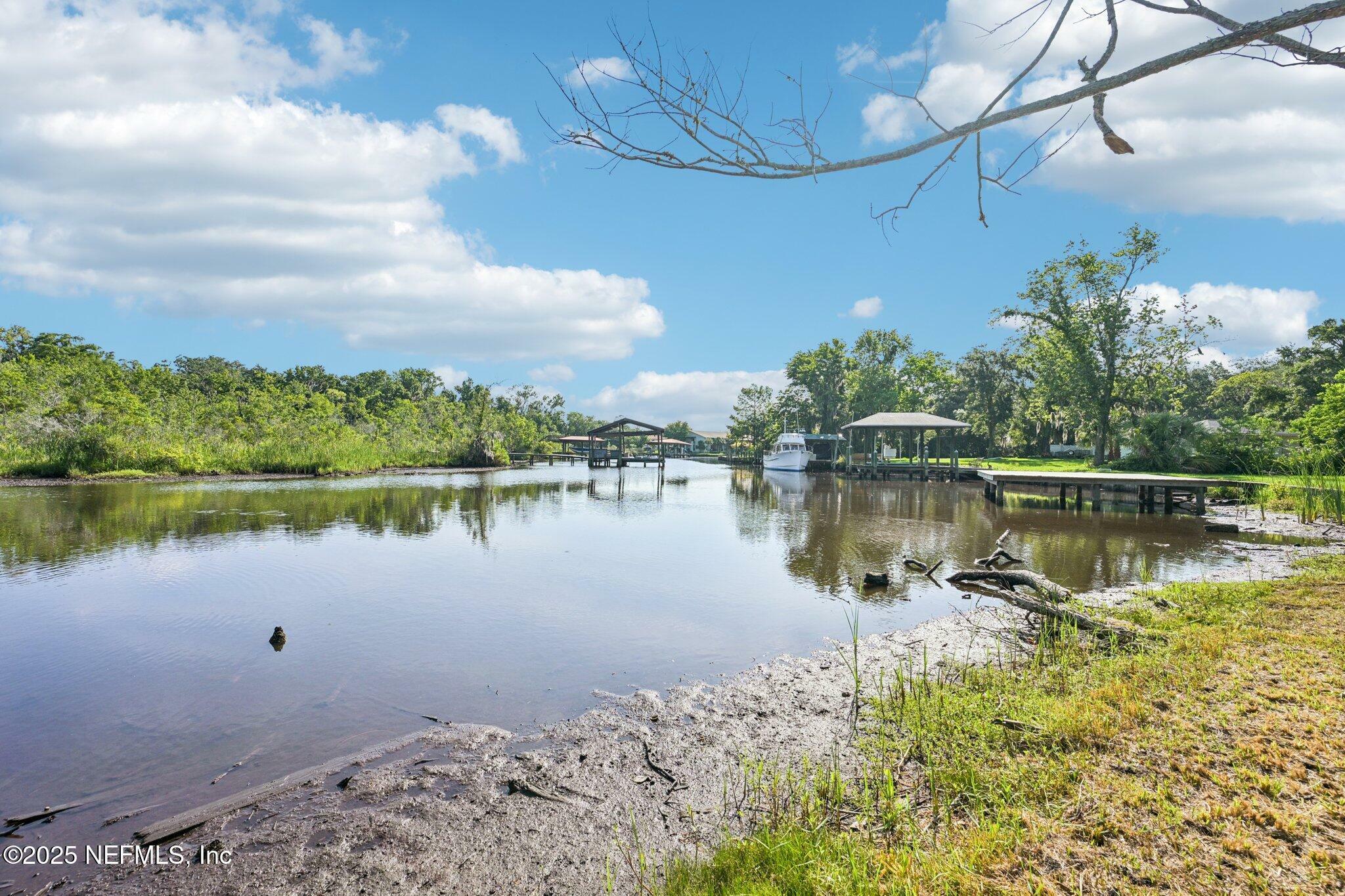 Property Photo: 2467 Holly Point Road E FL 32073