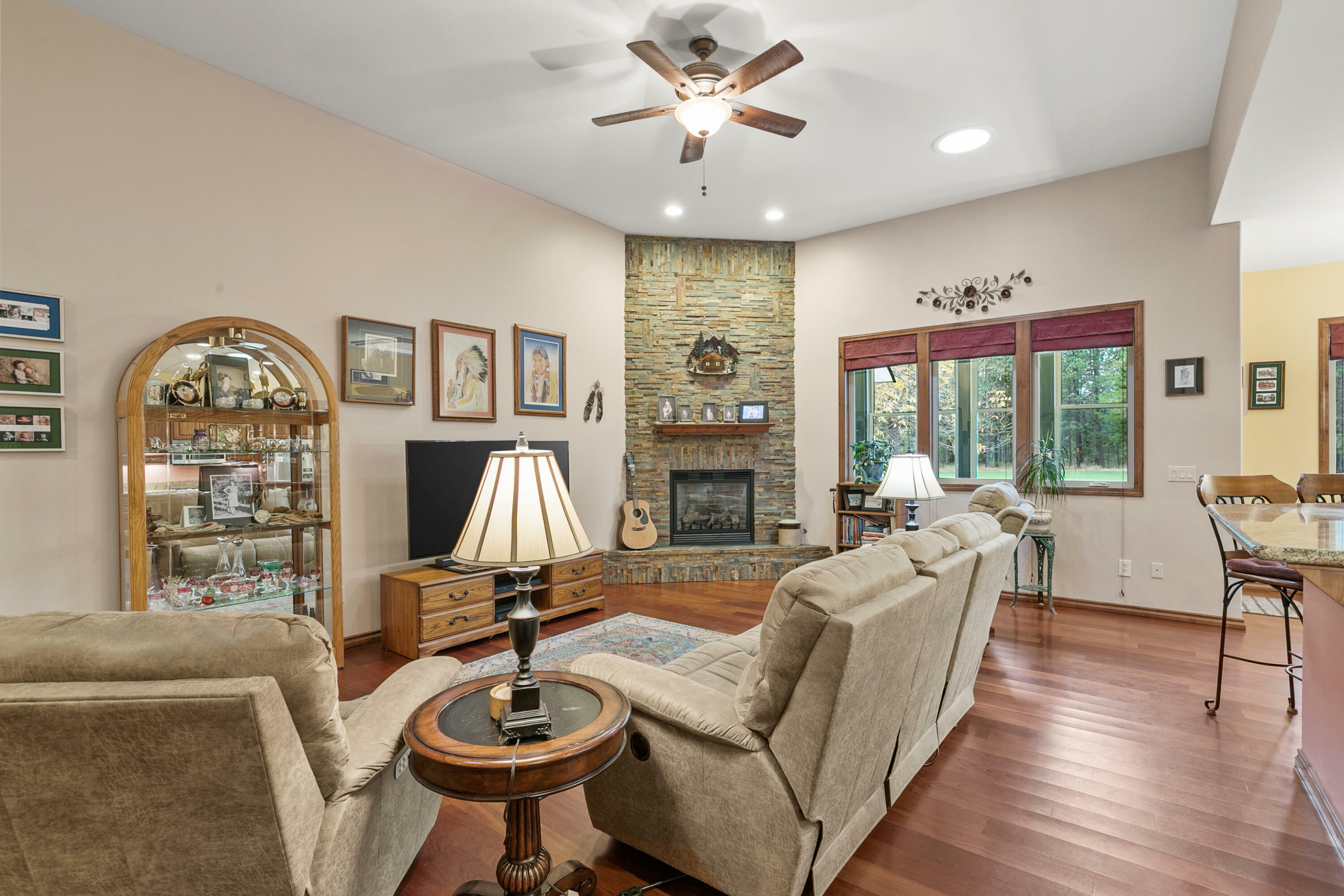 Property Photo: 420 Palmer Ln WA 99109
