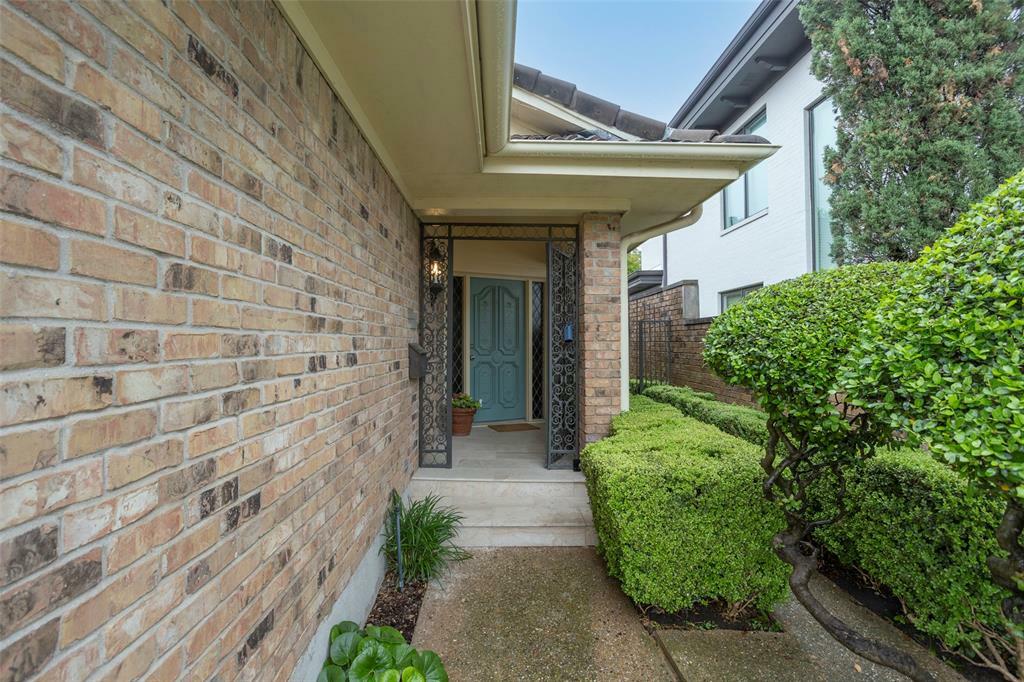 Property Photo: 4716 Harley Avenue TX 76107