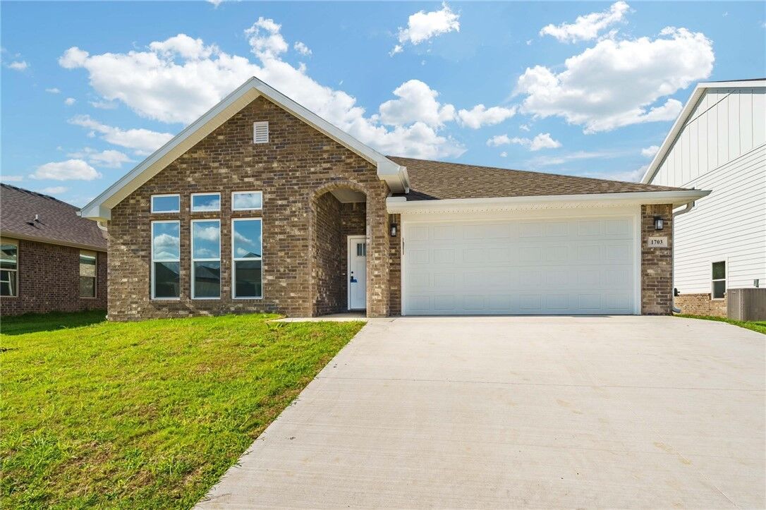 Property Photo:  1703 Edwards Street  AR 72751 