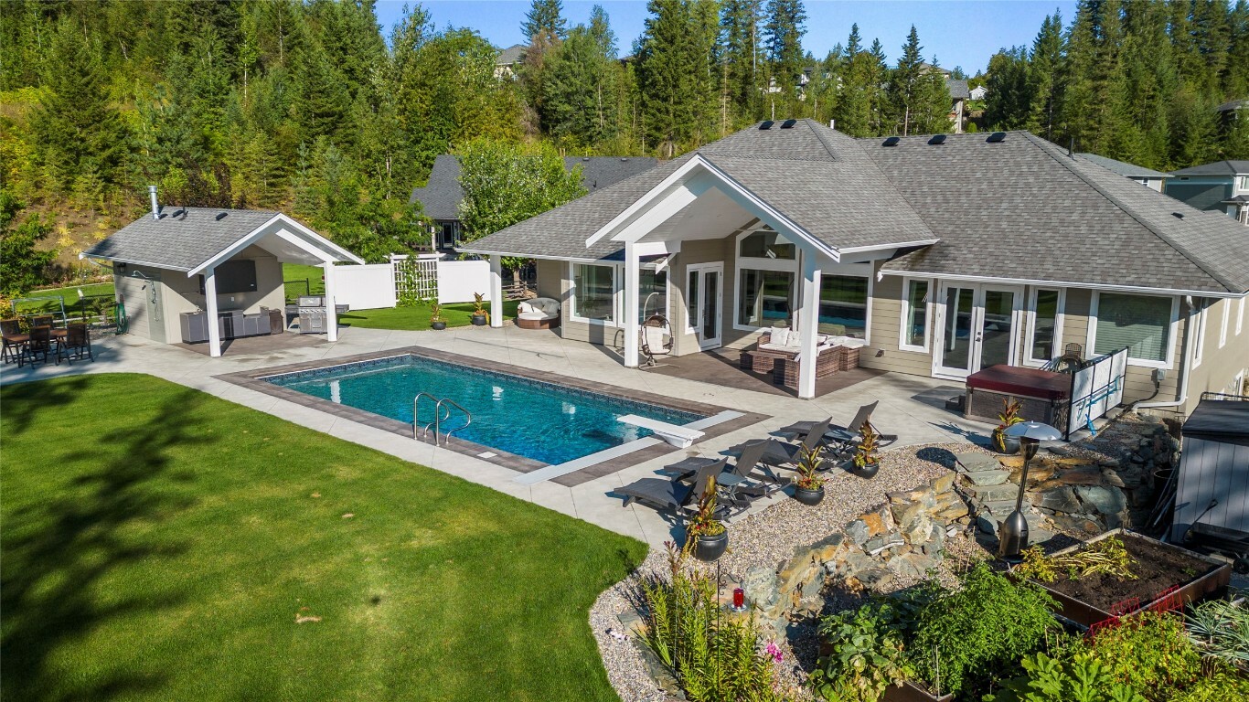 Property Photo: 2518 Valley Place BC V0E 1H2