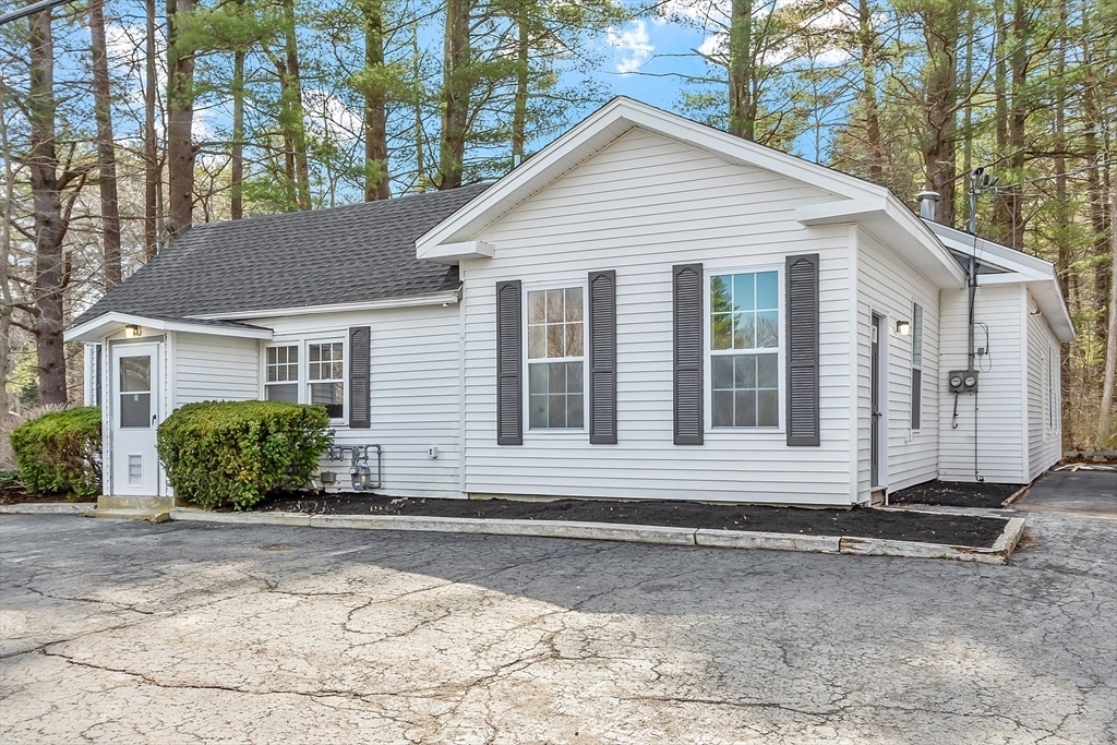 382 W Main St  Groton MA 01450 photo