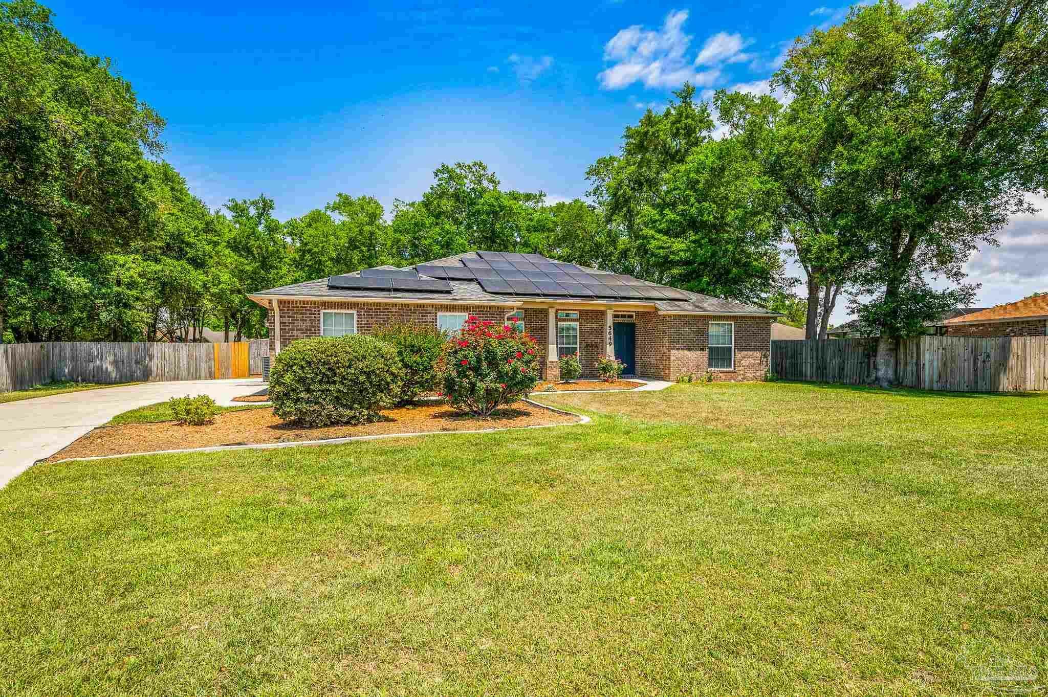 Property Photo: 5649 Cane Syrup Cir FL 32571