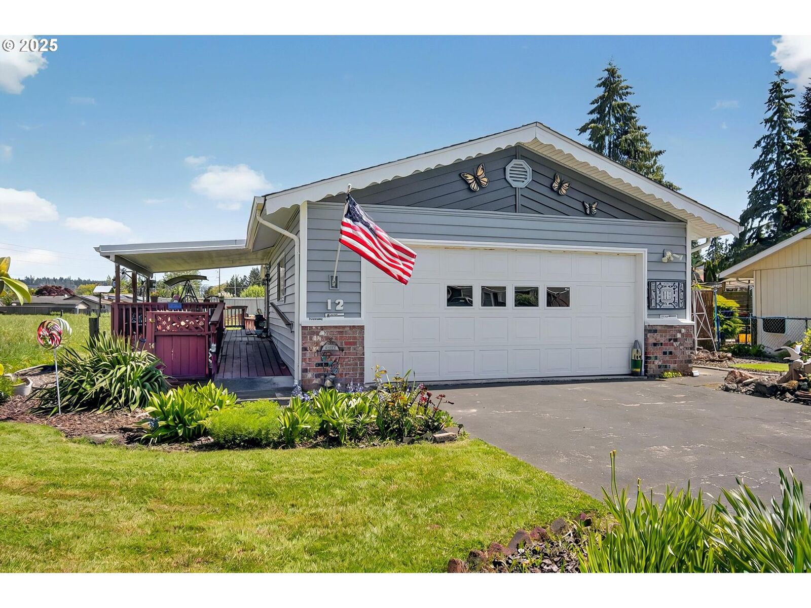 Property Photo: 12 Shelly Pl WA 98632