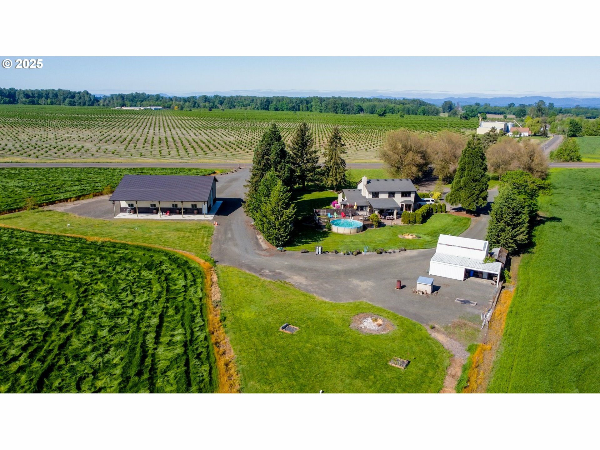 Property Photo: 22461 Coburg Rd OR 97446