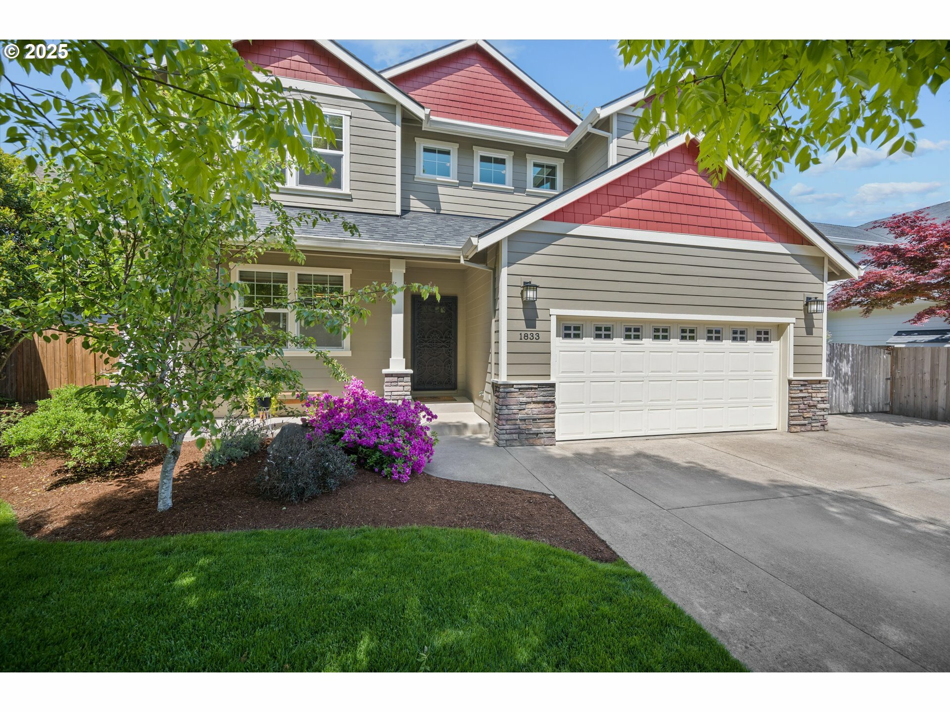 Property Photo: 1833 NW Cottonwood Dr OR 97128