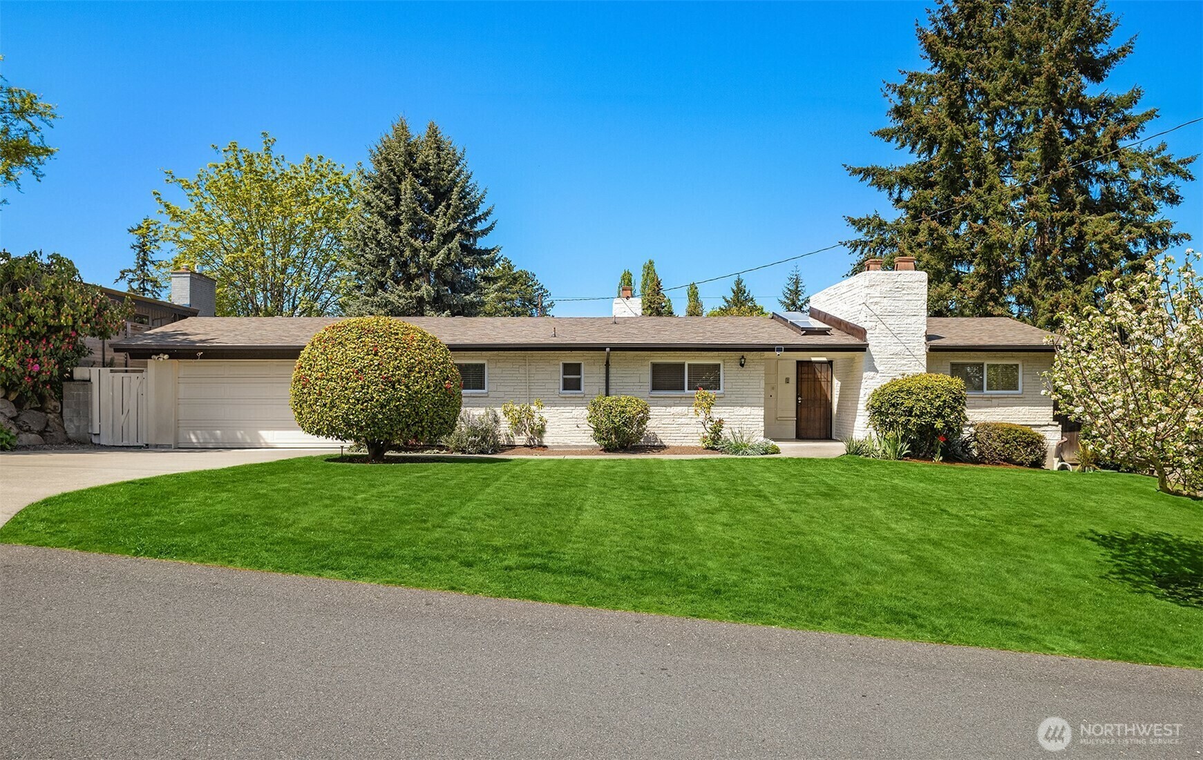 Property Photo: 9750 SE 41st Street WA 98040