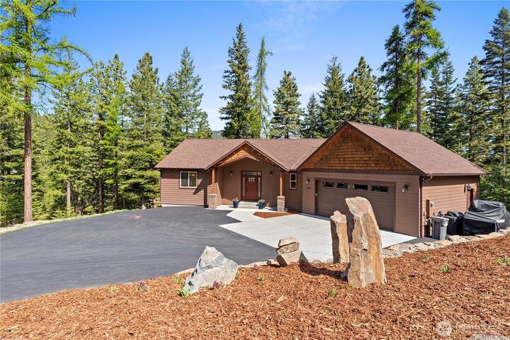 Property Photo: 6657 Forest Ridge Drive WA 98801