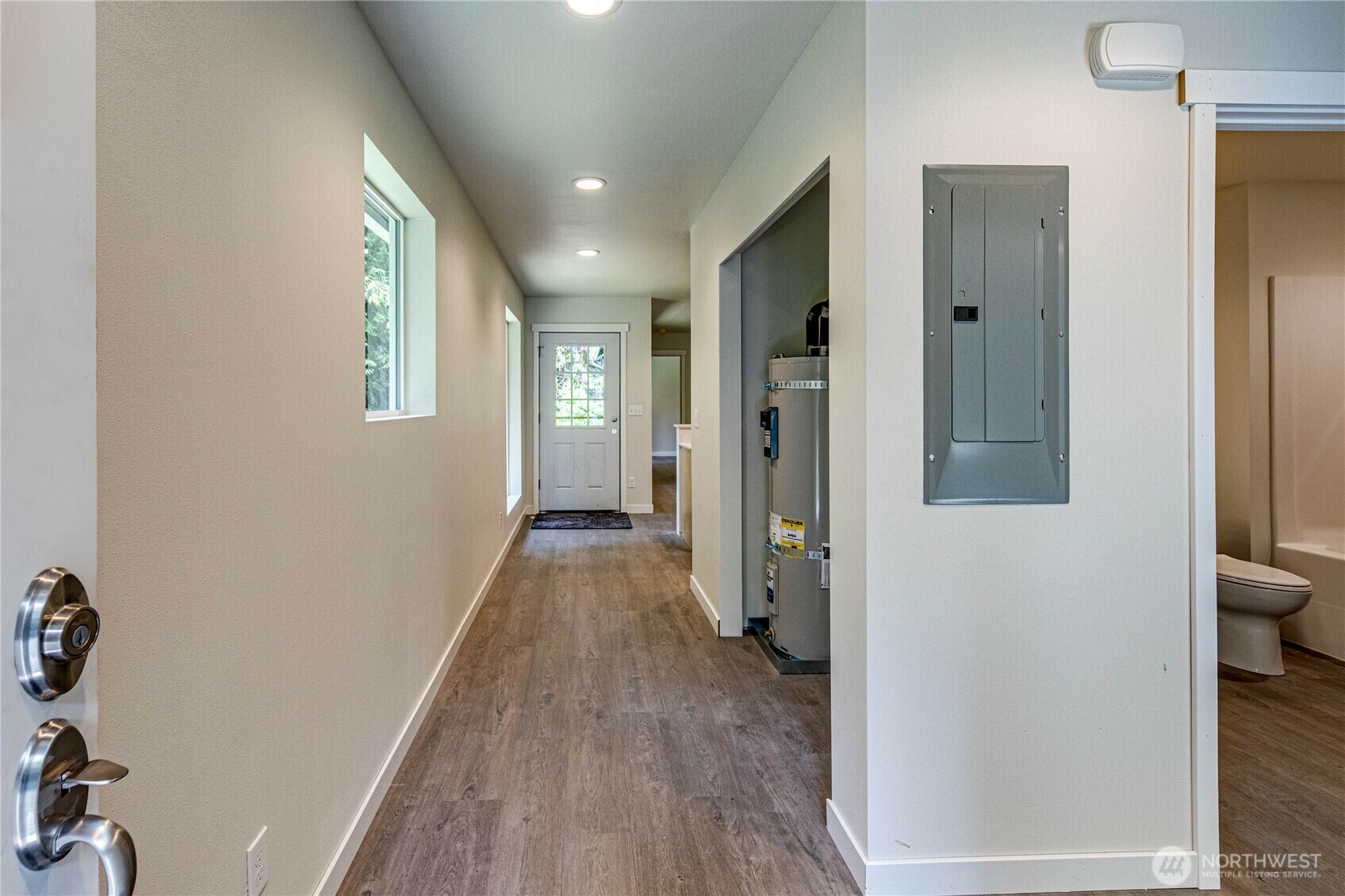 Property Photo: 1116 1/2 W 17th WA 98363