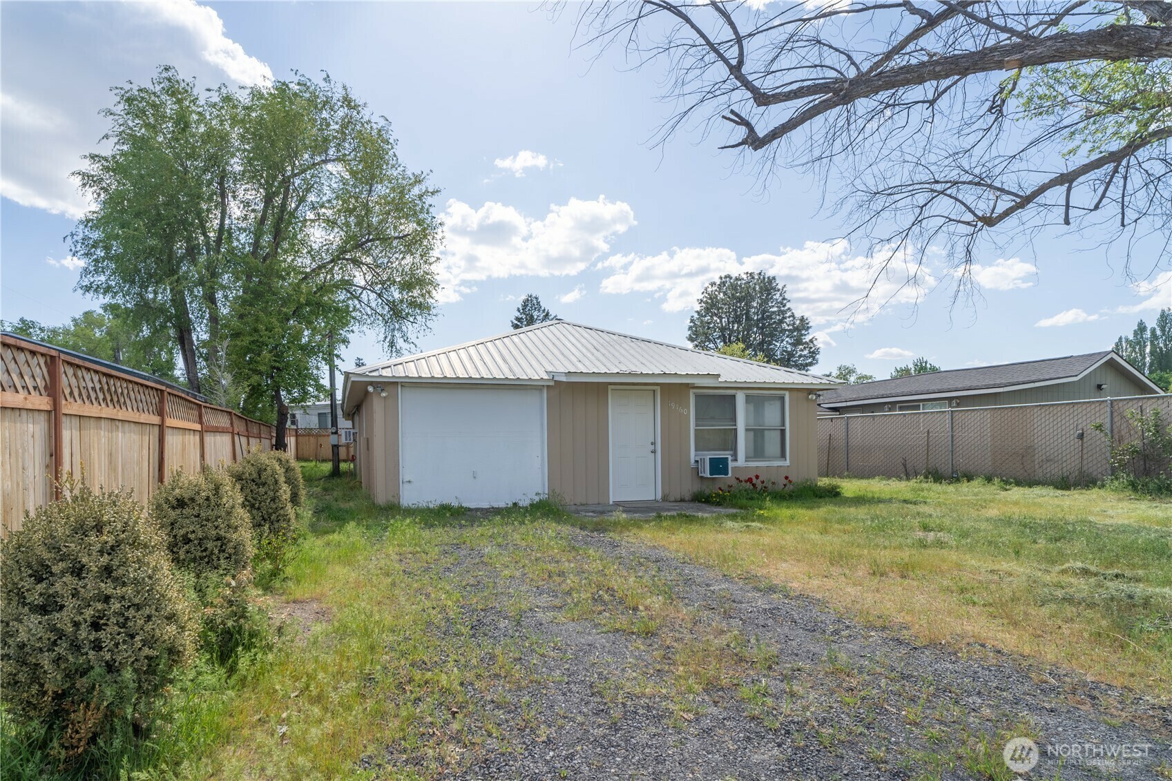 Property Photo: 19160 Franklin Street NW WA 98851