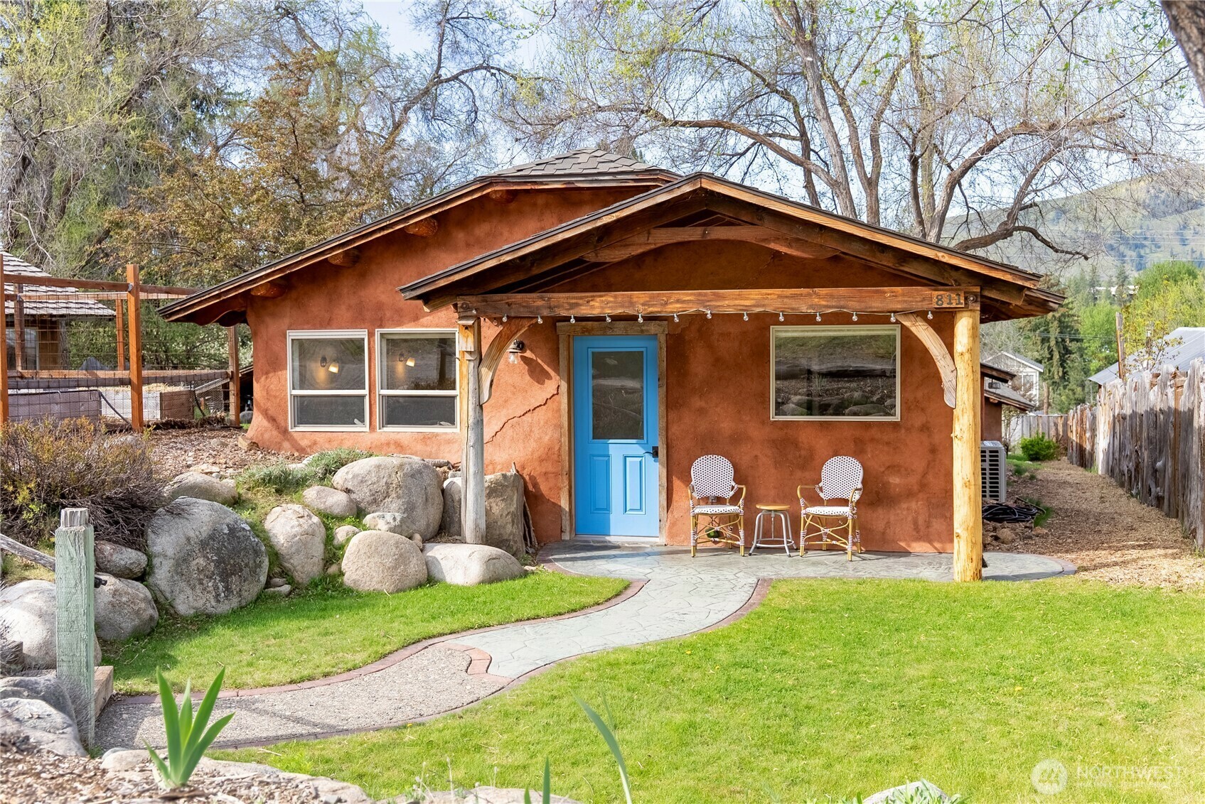 811  Filer Avenue  Winthrop WA 98862 photo