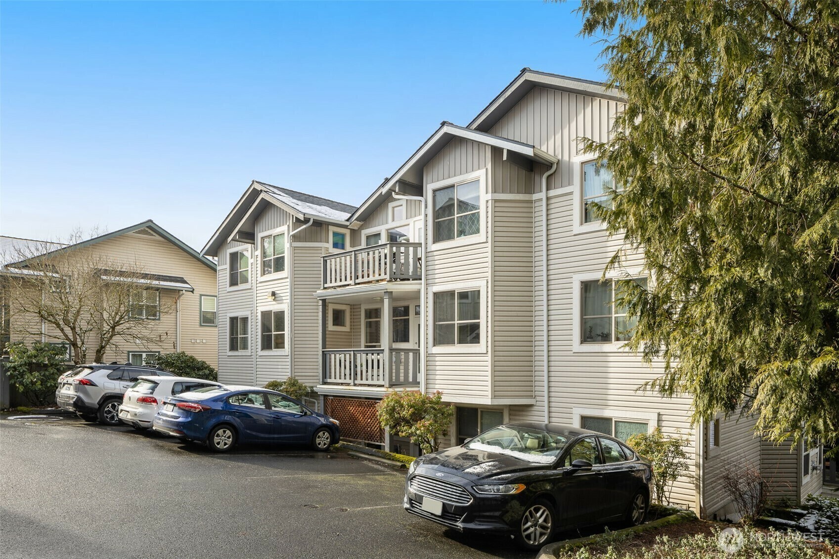 Property Photo: 11550 Stone Avenue N 305 WA 98133