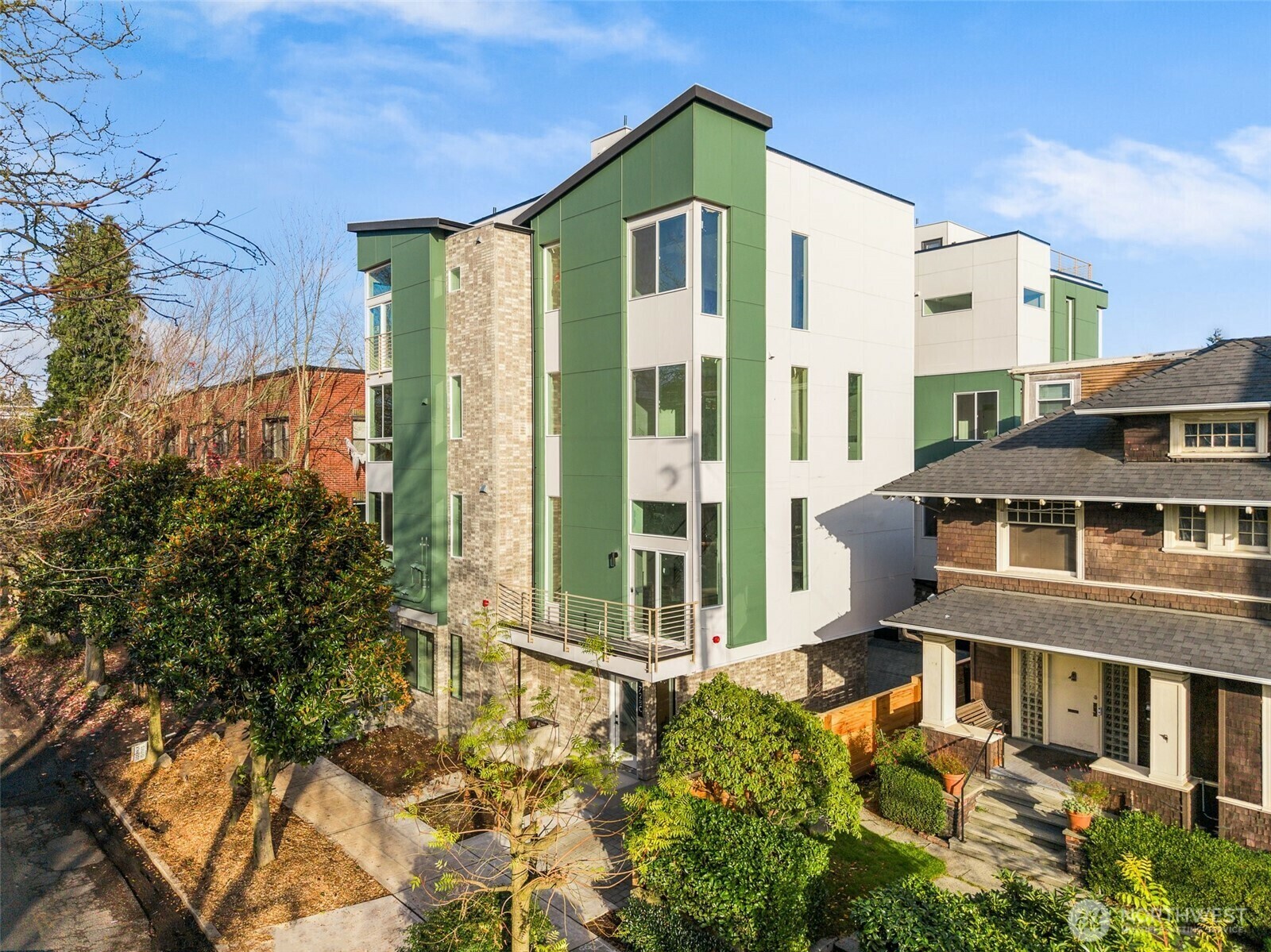 Property Photo: 728 A Broadway E WA 98102