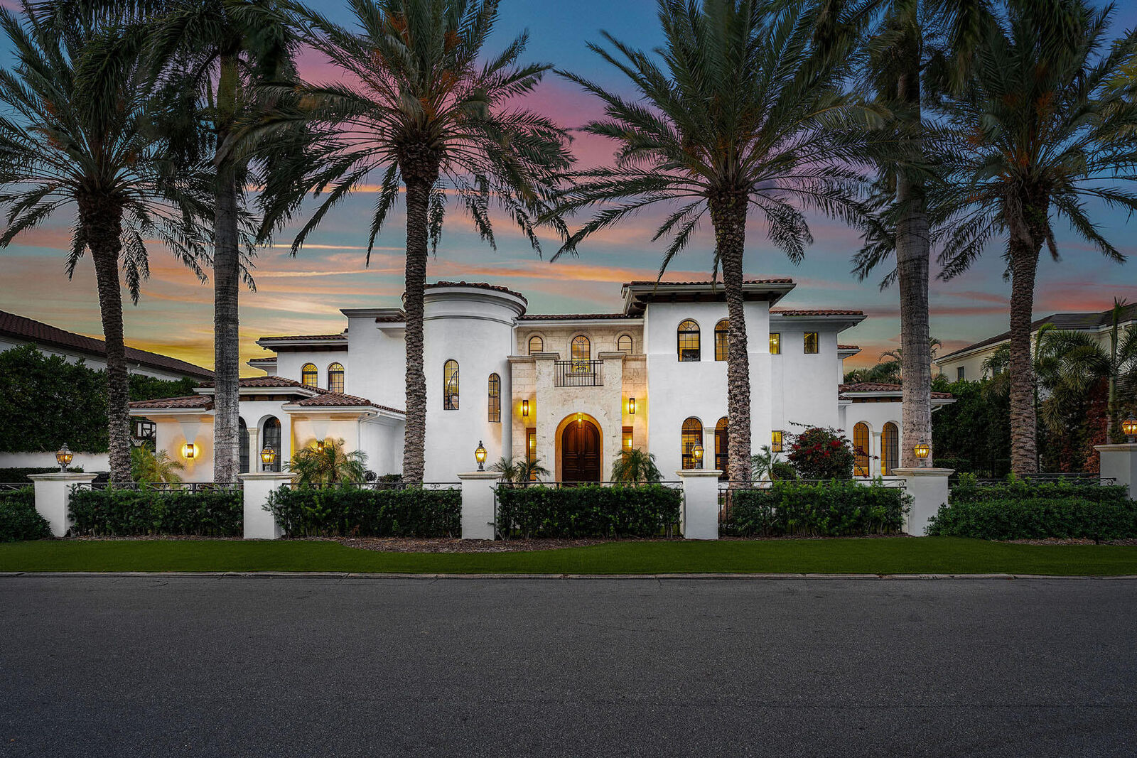 Property Photo: 251 W Coconut Palm Road FL 33432