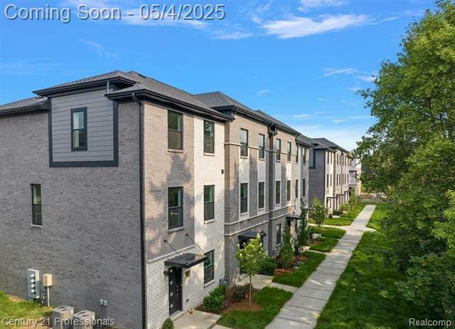 Property Photo: 2878 Summers Place MI 48084