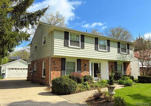 Property Photo: 669 Mohegan Street MI 48009