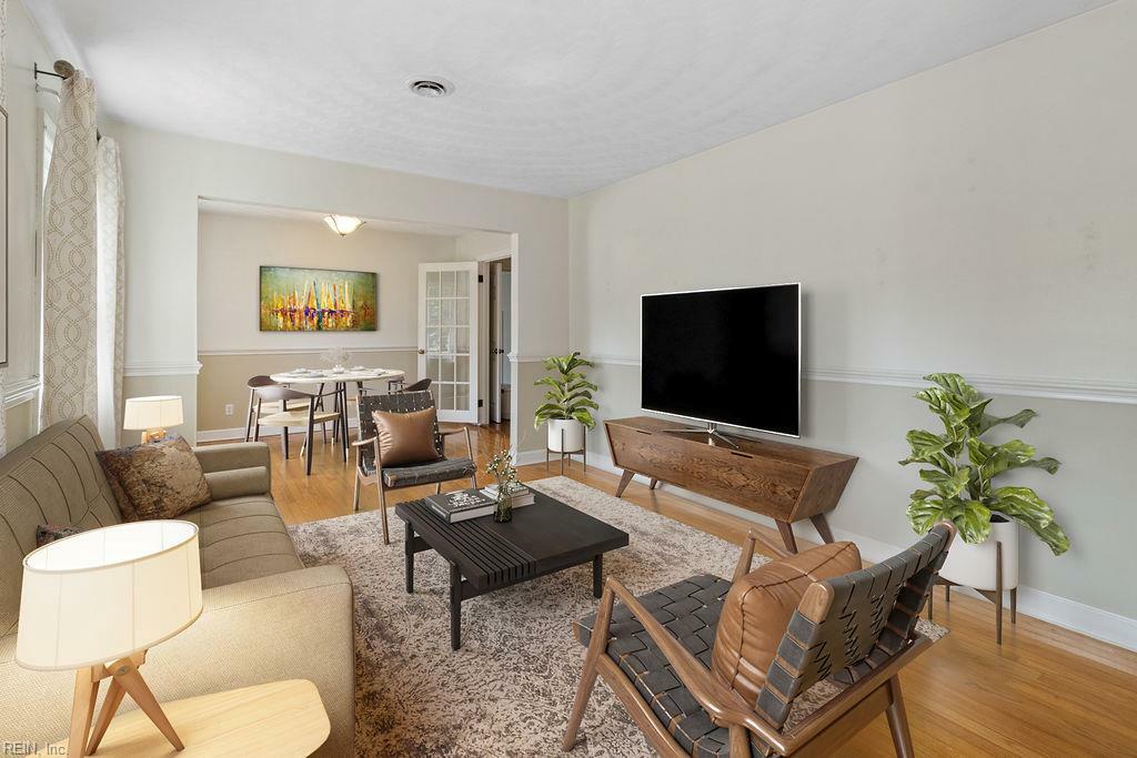 Property Photo: 1532 Forest Glen Cir VA 23434