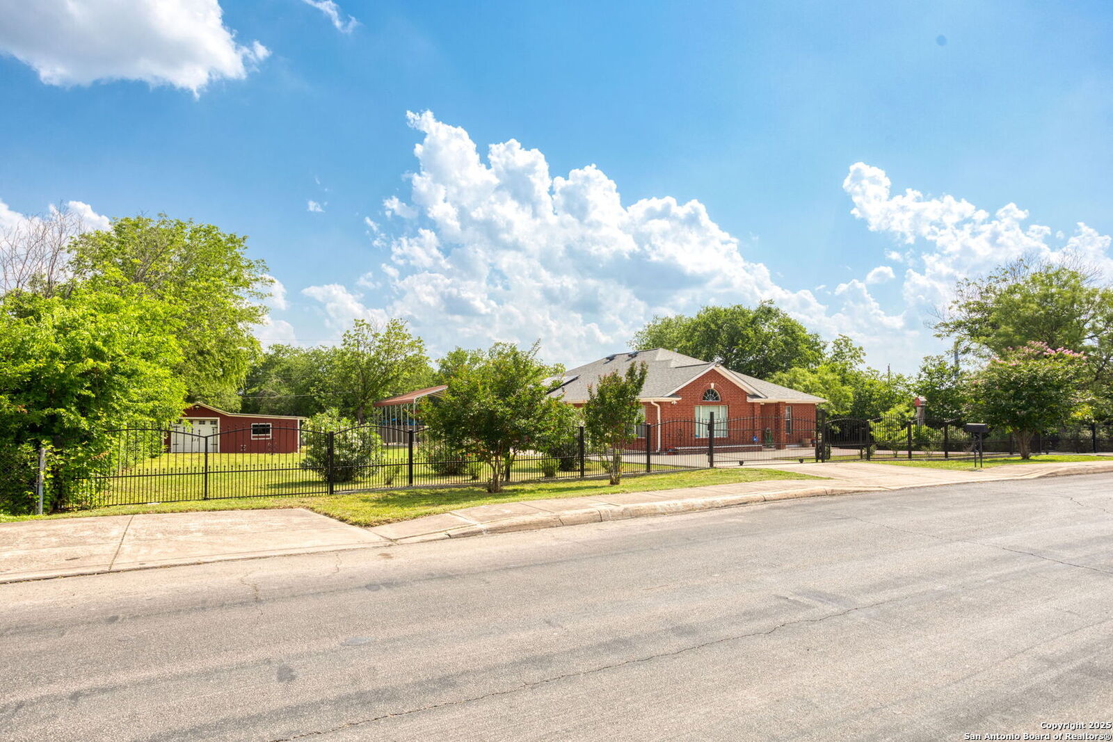 Property Photo:  2208 / 2212 Arbor Pl  TX 78207 