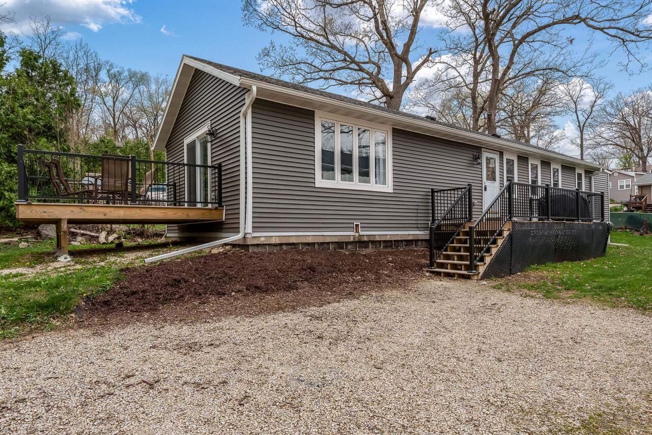 Property Photo:  1729 East Road 5  WI 53534 