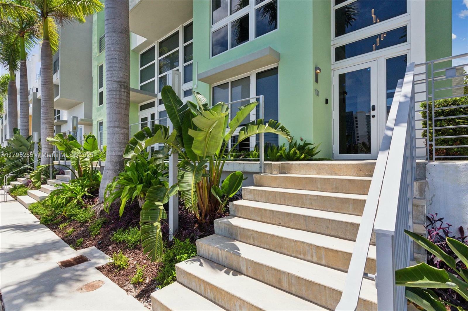 Property Photo: 101 N Shore Dr FL 33141