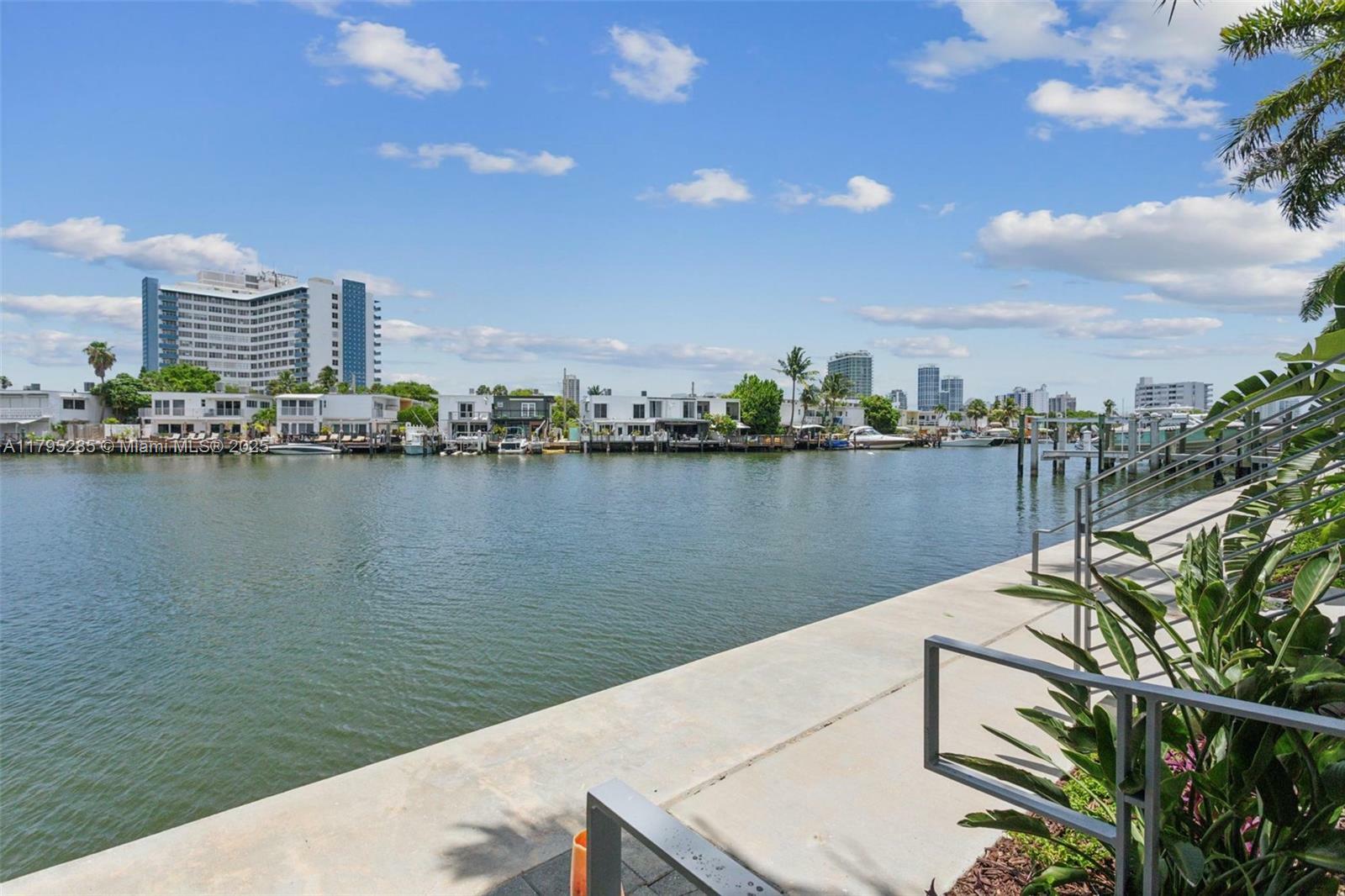 Property Photo: 101 N Shore Dr FL 33141