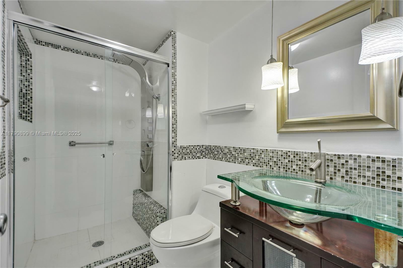 Property Photo: 665 NW 85th Pl 10-205 FL 33126