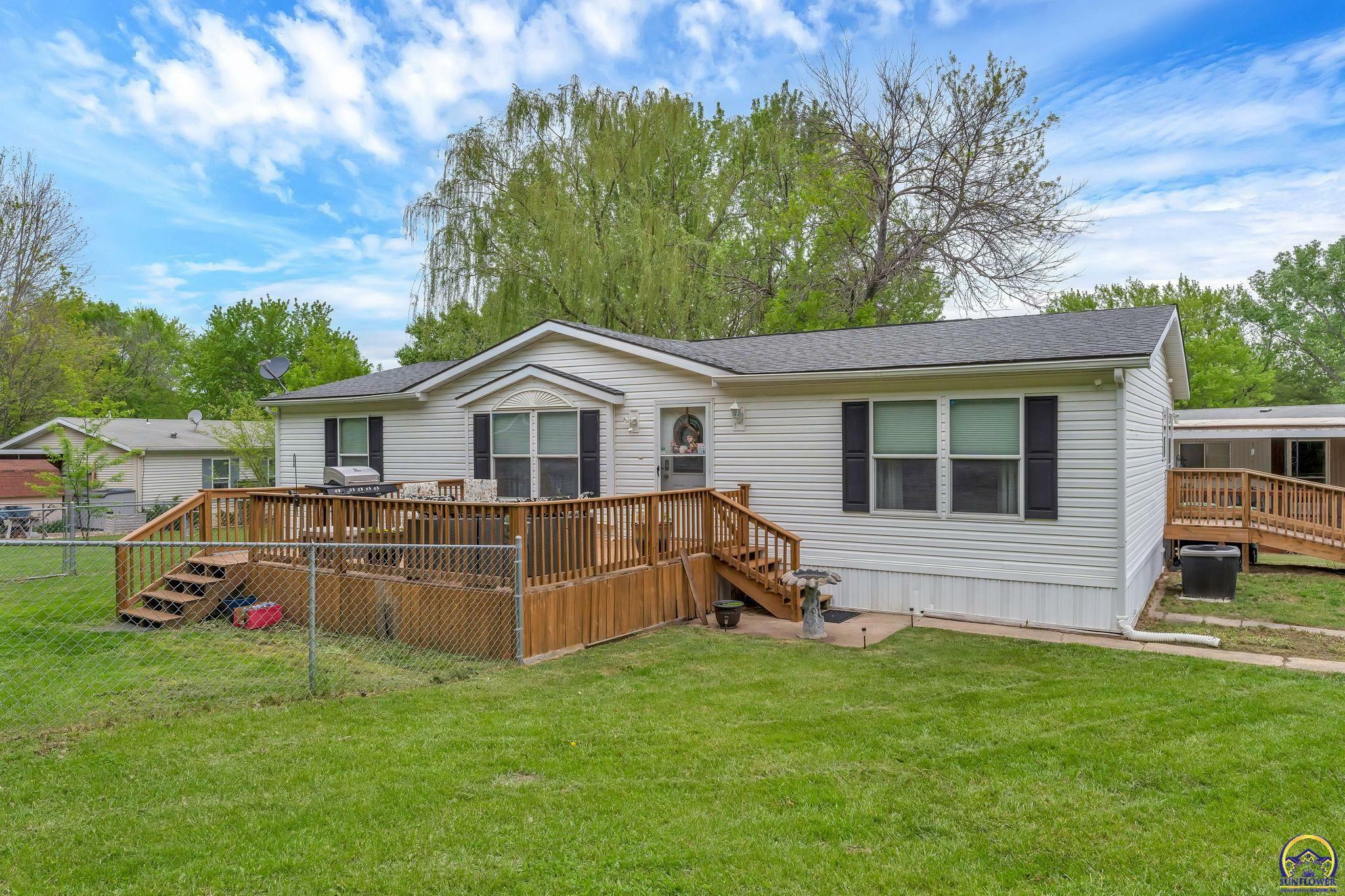 Property Photo: 165 SE Willow Way KS 66609