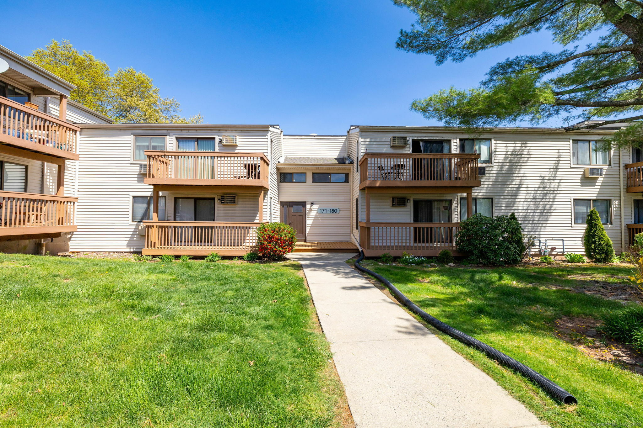 Property Photo: 172 Woodland Drive 172 CT 06416
