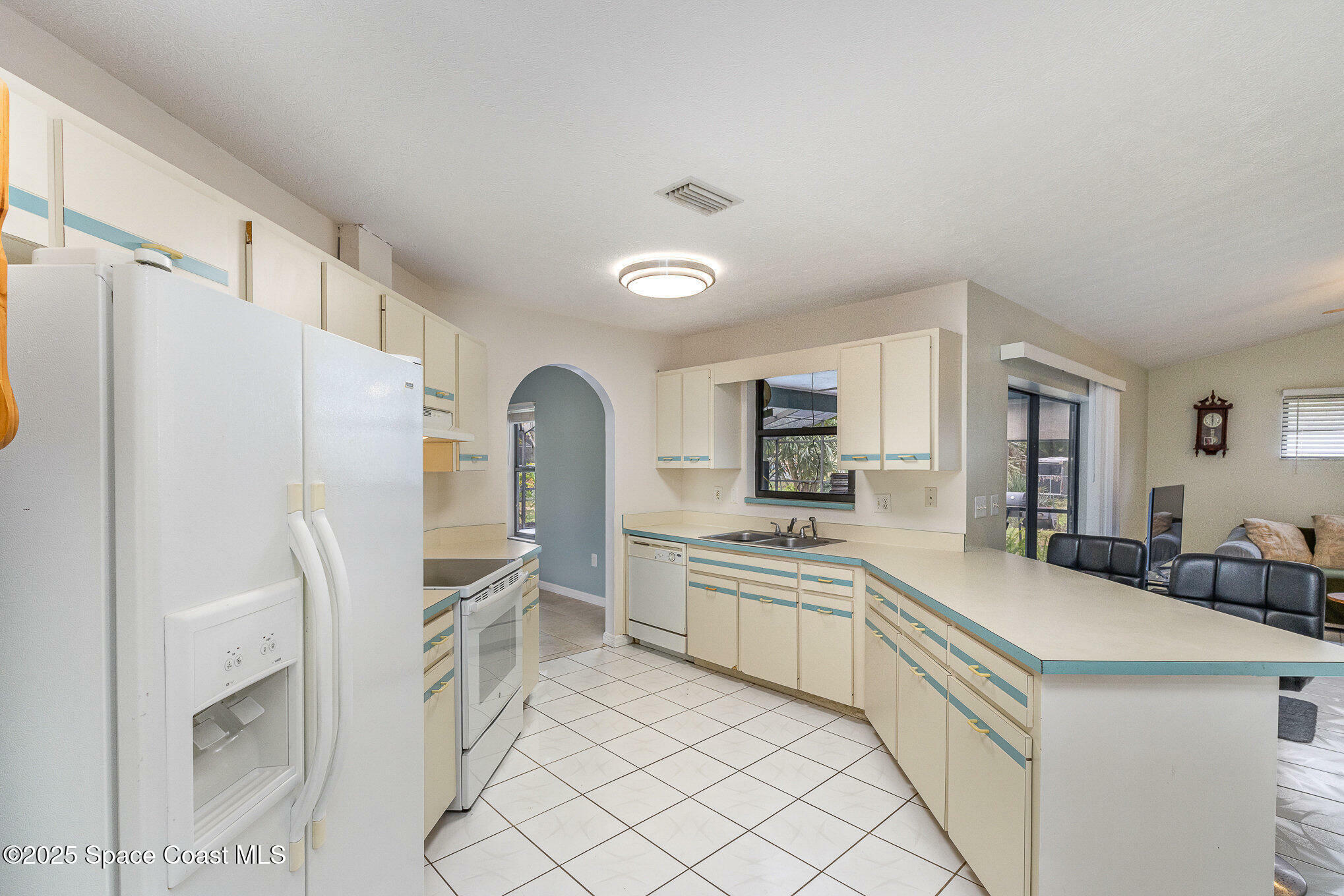 Property Photo: 1318 Camas Avenue NW FL 32907