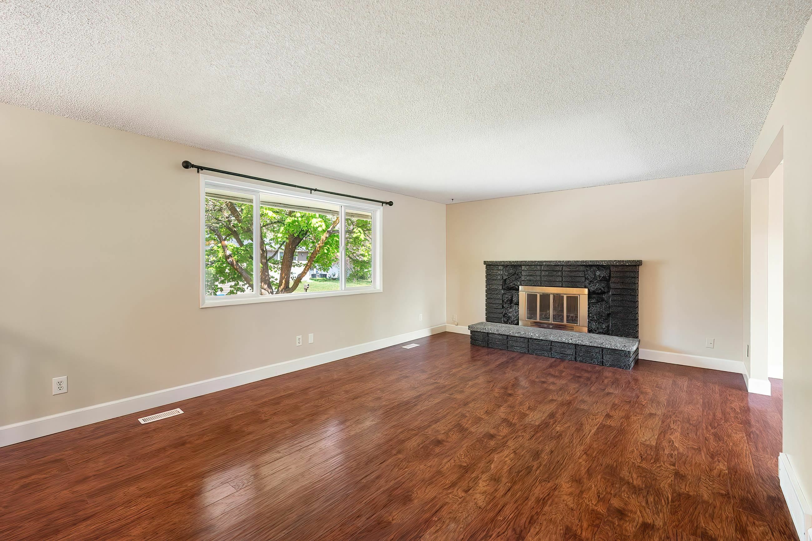 Property Photo: 11704 N Madison St WA 99218