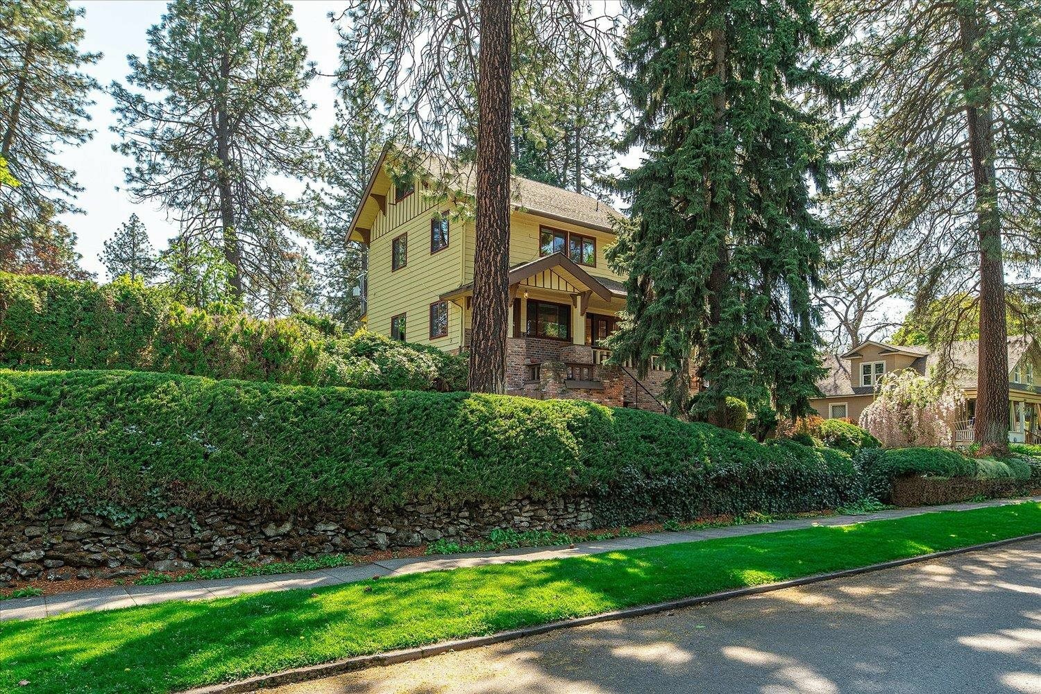 Property Photo: 618 E 20th Ave WA 99203
