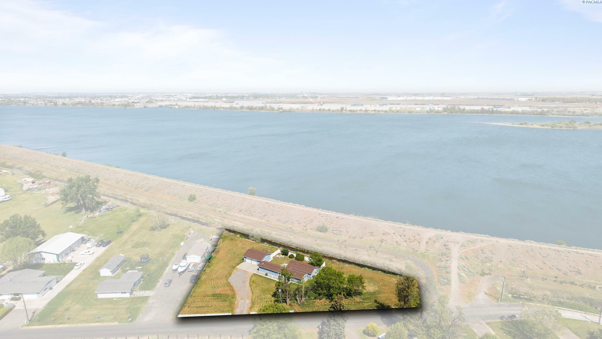 Property Photo: 206606 E 10th WA 99337
