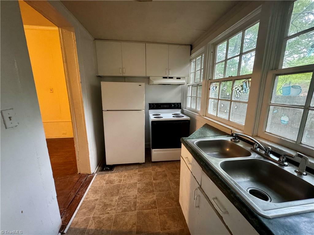 Property Photo: 1611 SW Academy Street NC 27103