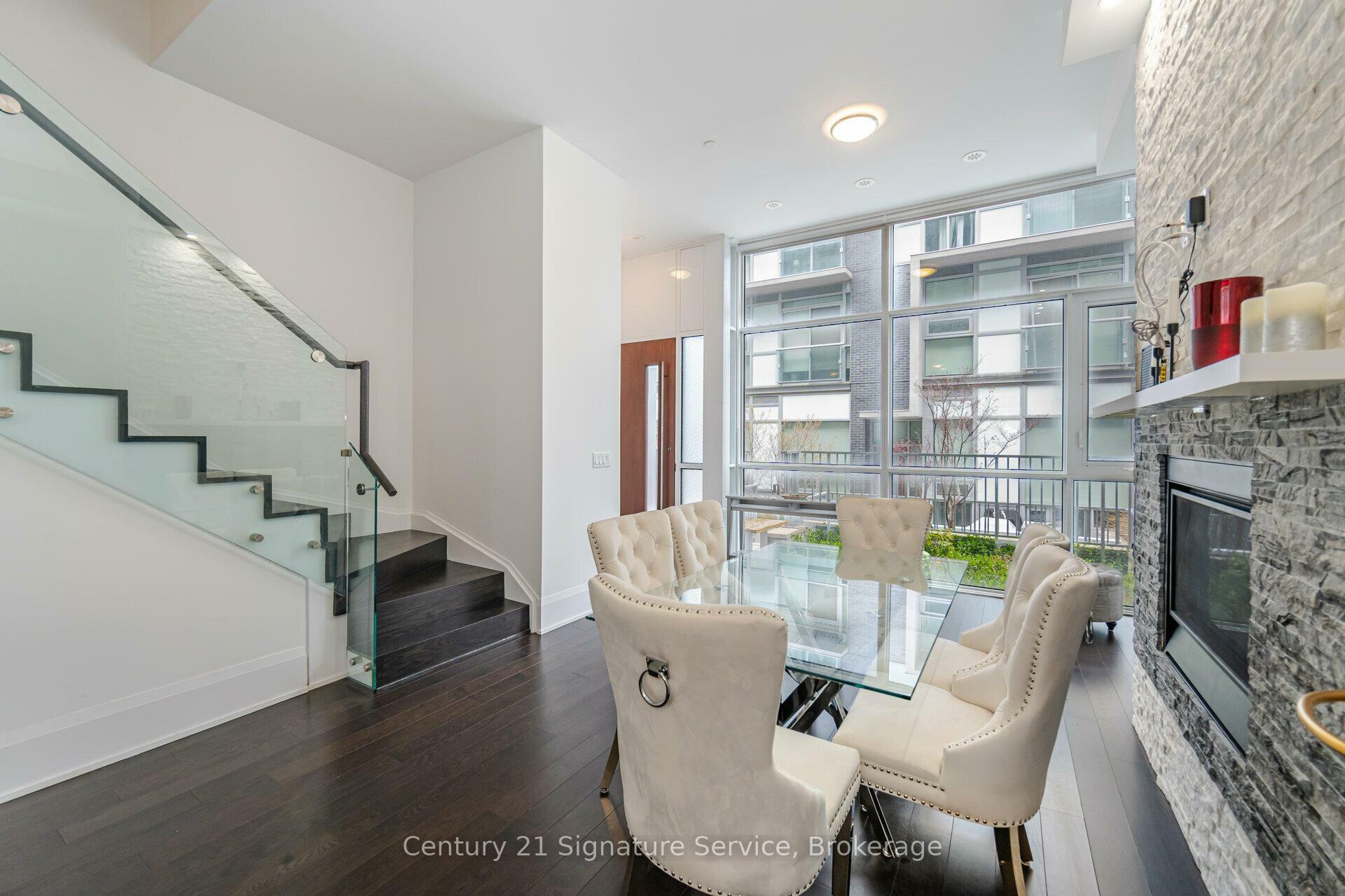 Property Photo: 101 Erskine Avenue Th05 ON M4P 0C5