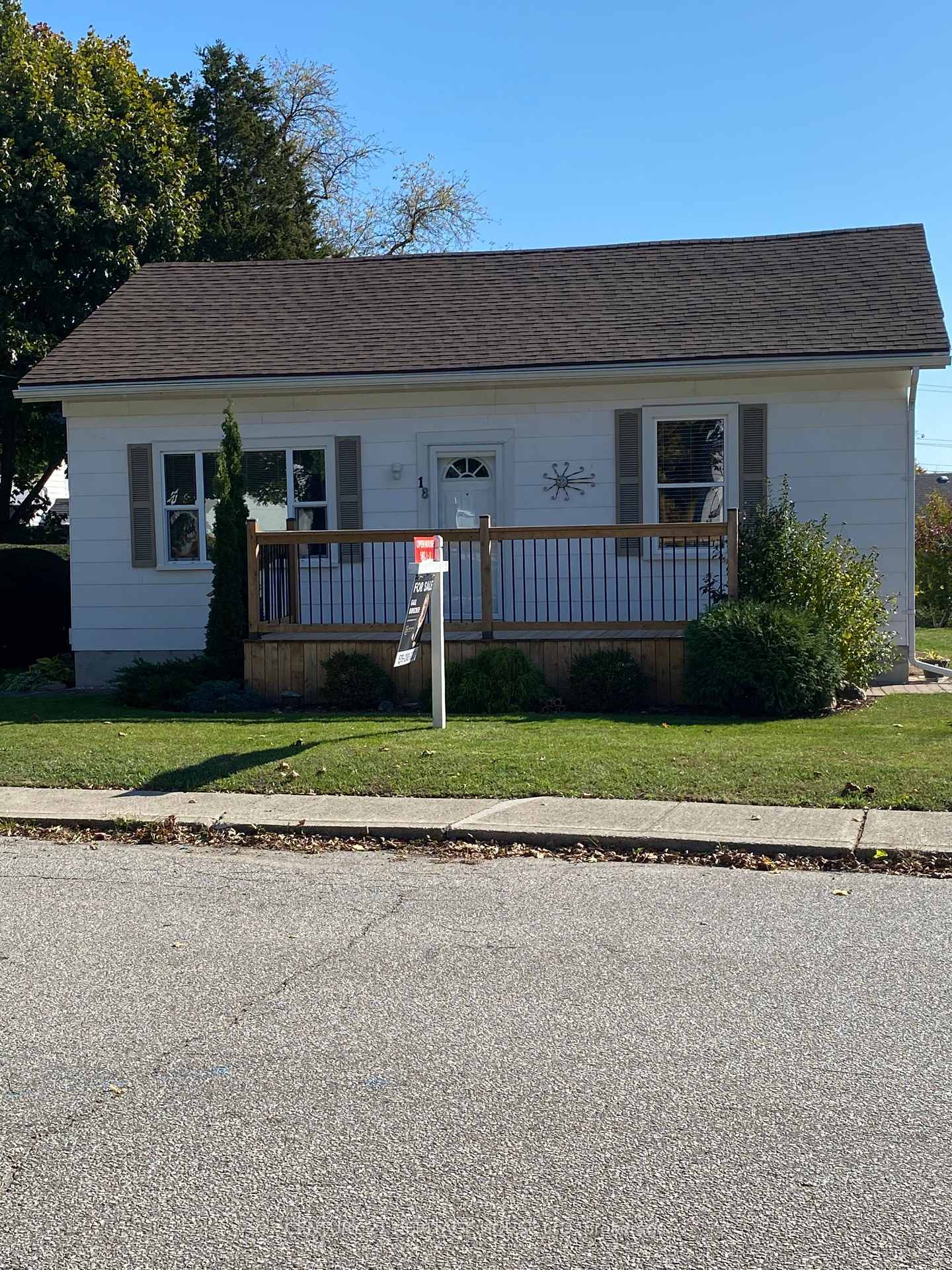 18 Jane Street  Chatham-Kent ON N0P 1A0 photo