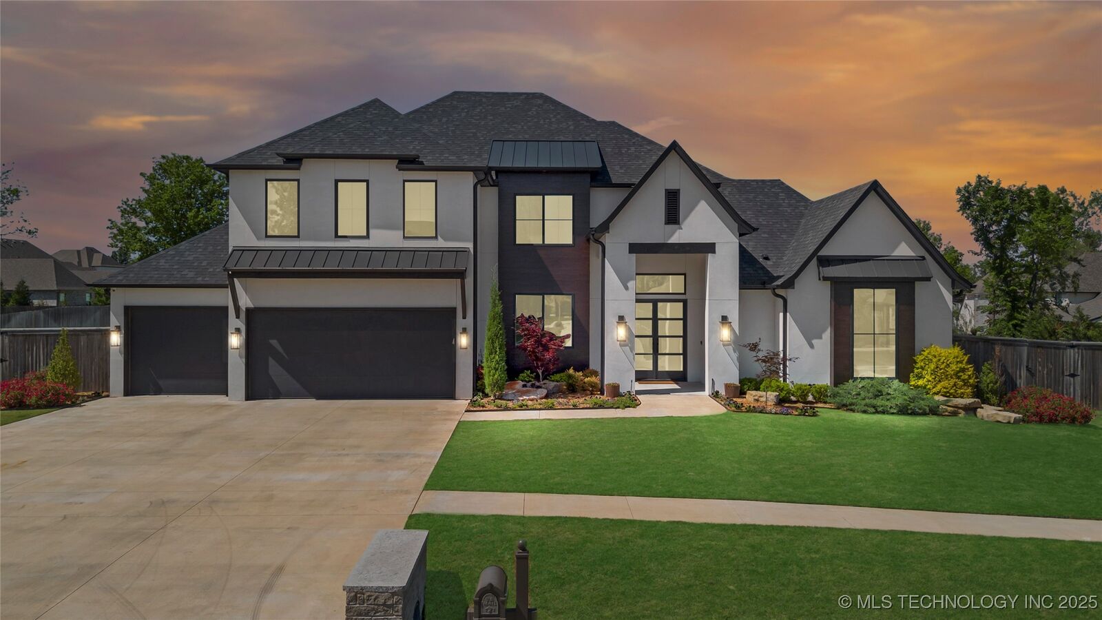 Property Photo:  2611 E 136th Place S  OK 74008 