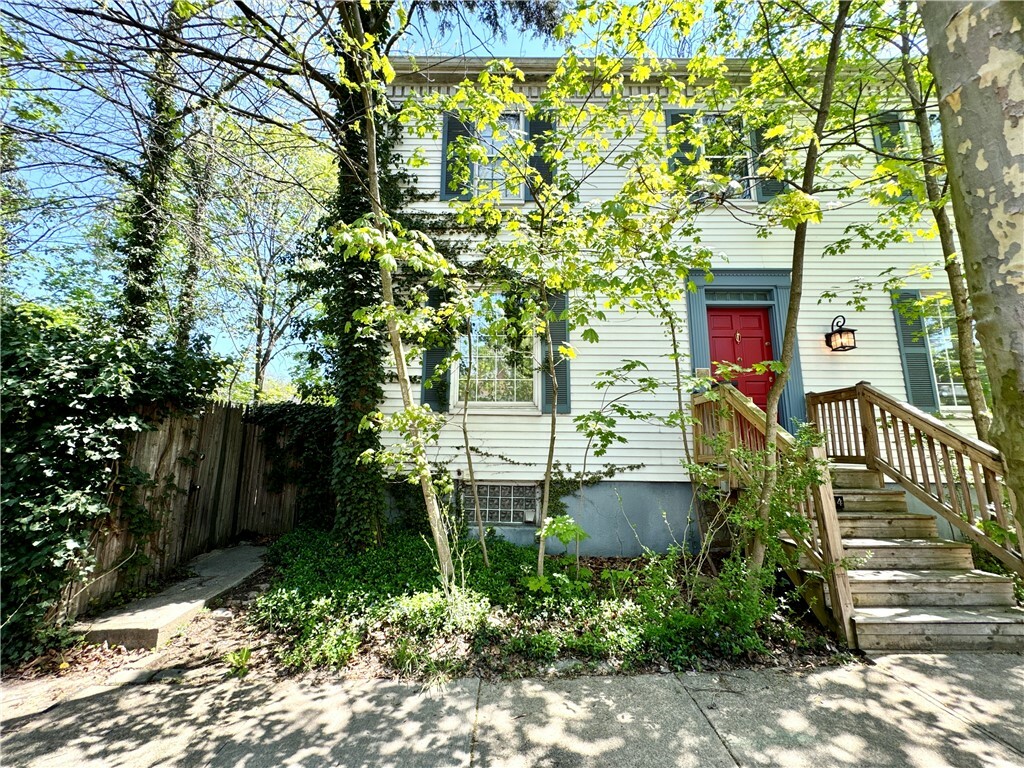 Property Photo: 1214 Chislett St PA 15206