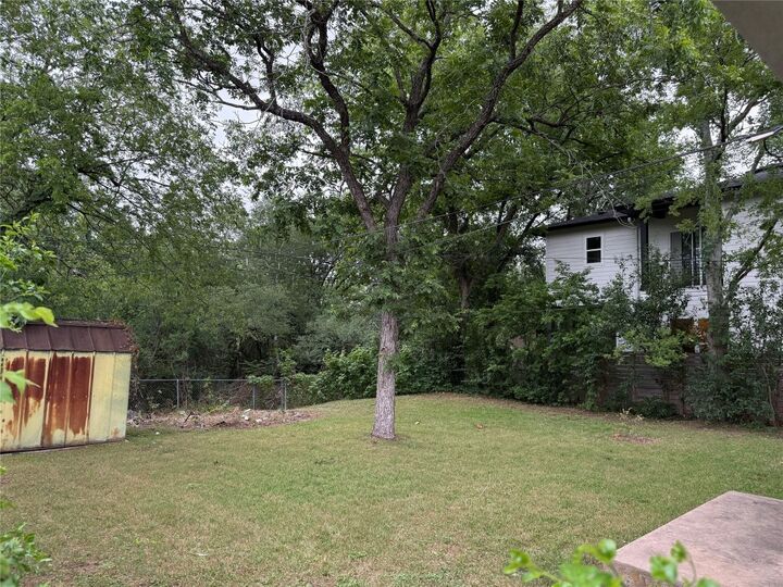 Property Photo: 1703 Loreto Drive TX 78721