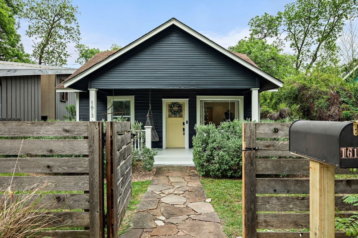 Property Photo:  1613 Garden Street A And #B  TX 78702 