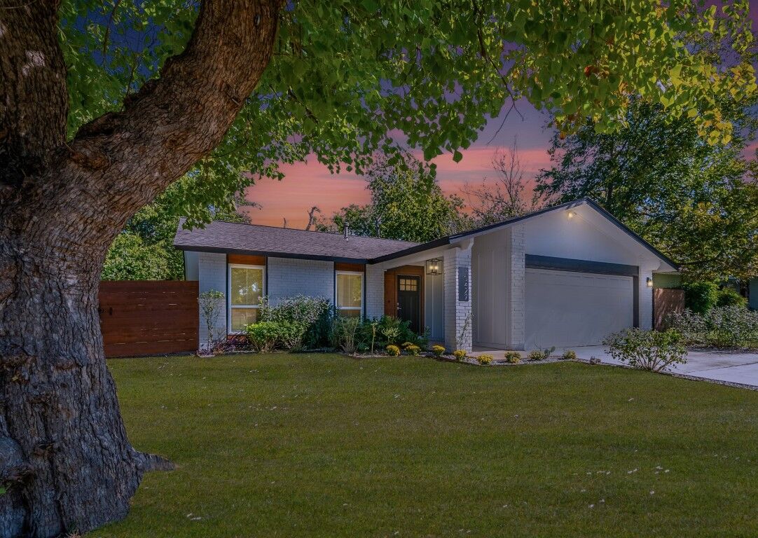 Property Photo:  10429 Firethorn Lane  TX 78750 