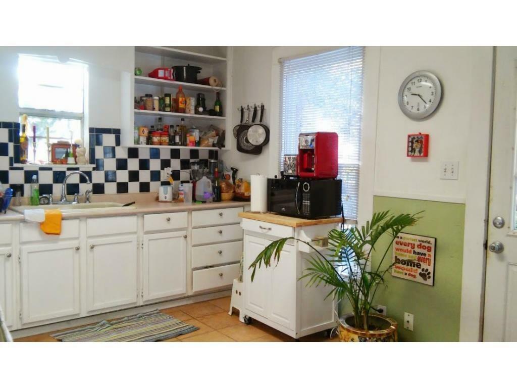 Property Photo: 1509 N Holly Street TX 78702