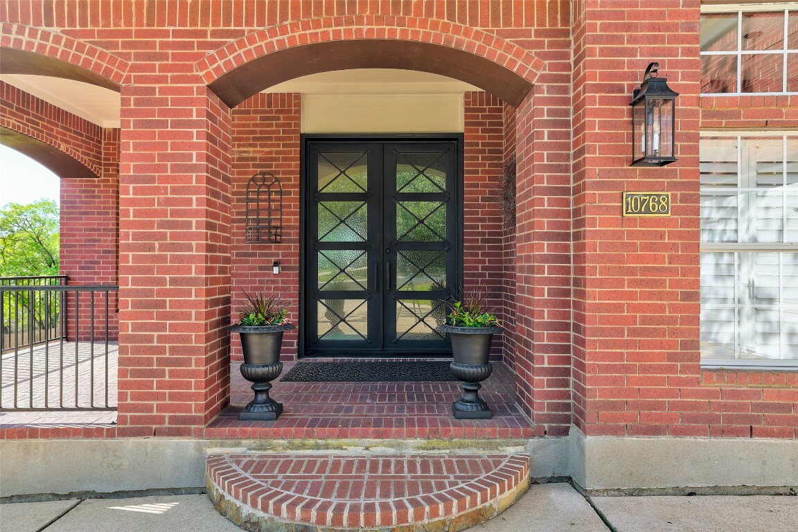 Property Photo: 10768 Bramblecrest Drive TX 78726