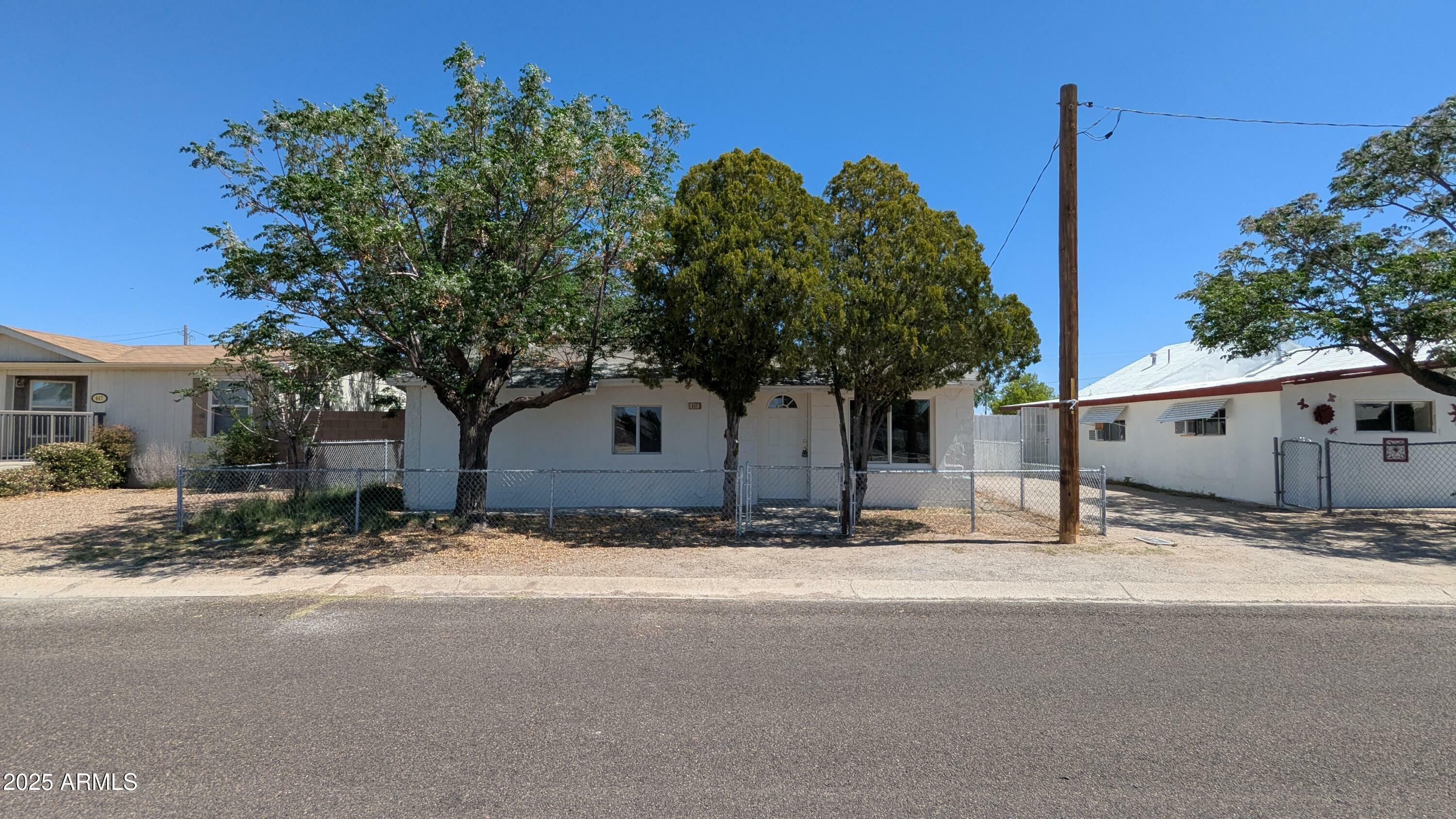 Property Photo: 437 W Henry Street AZ 85643