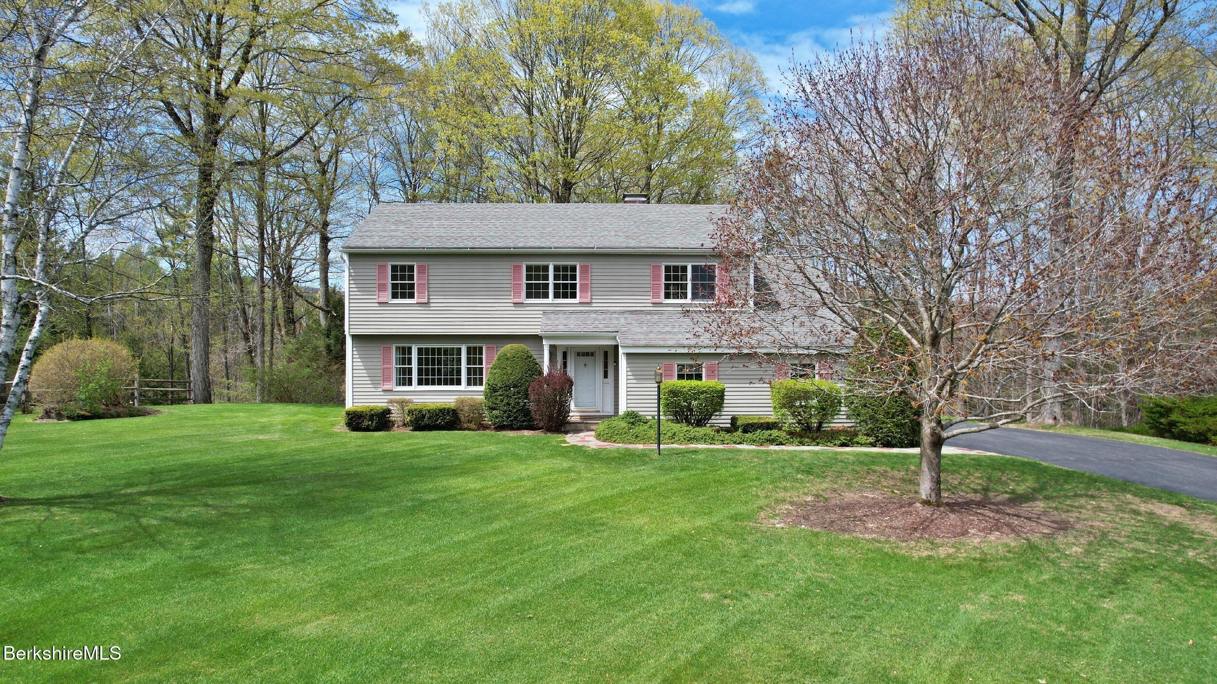 7 Cedar Ln  Lenox MA 01240 photo