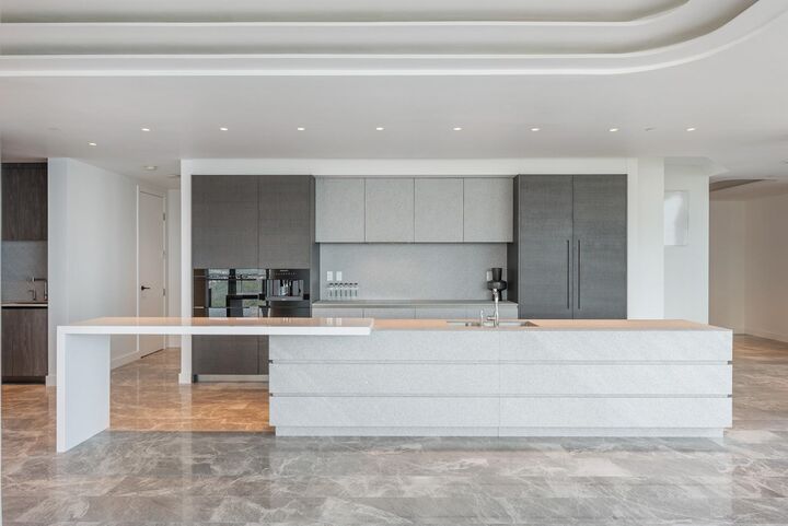 Property Photo: 1151 W Georgia Street Ph1 BC V6E 0B3