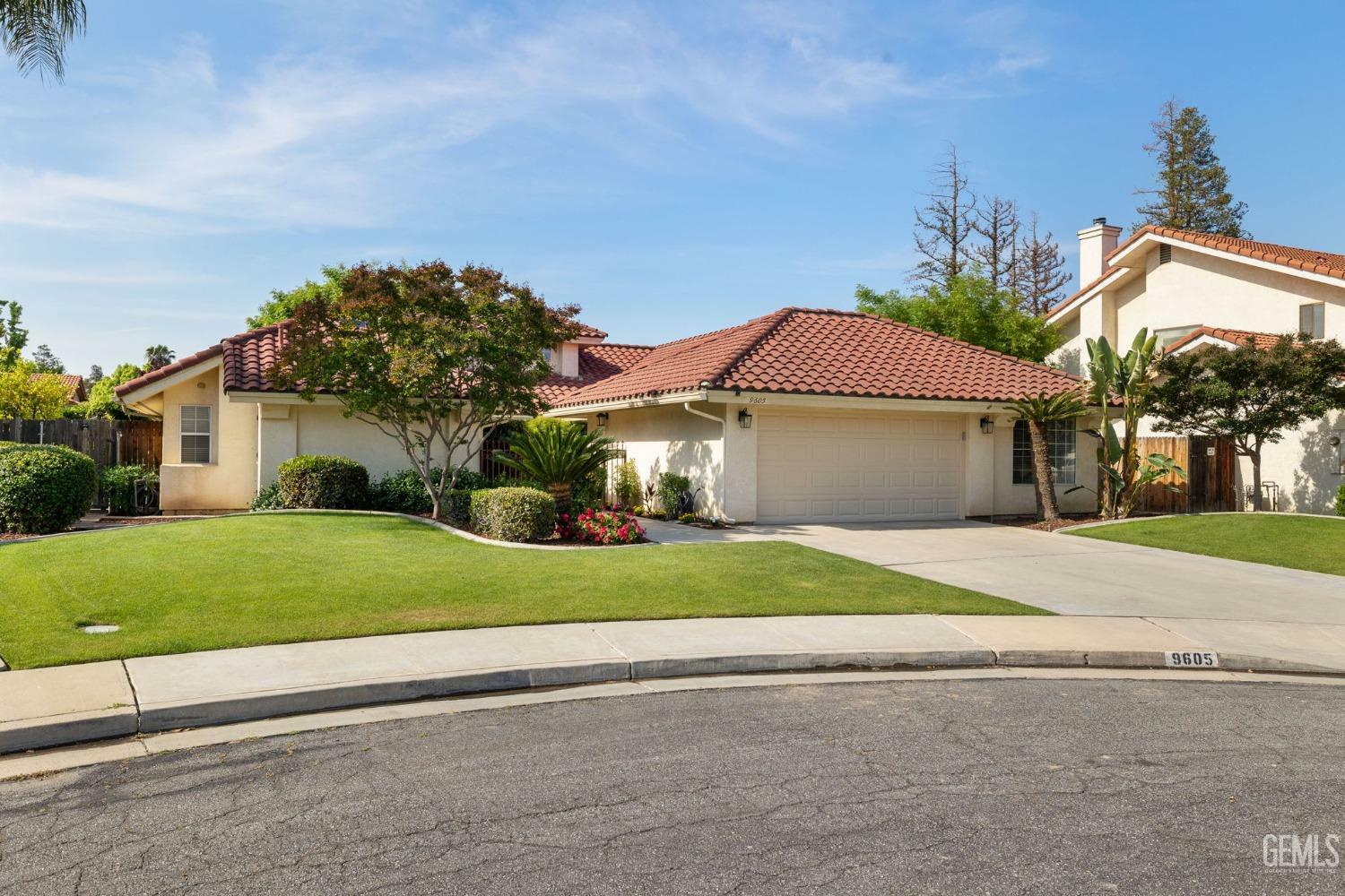Property Photo: 9605 Valley Forest Court CA 93311