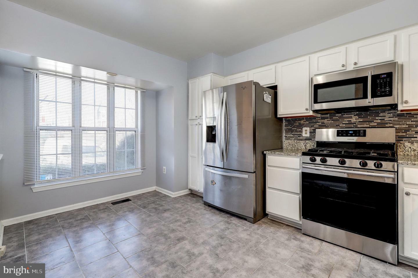 Property Photo: 1939 Inglebrook Drive VA 22192