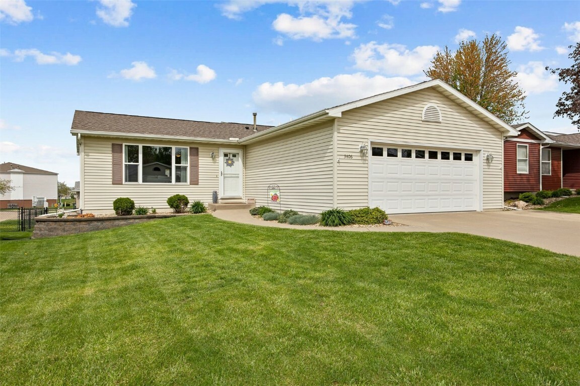 3406 King Drive SW  Cedar Rapids IA 52404 photo